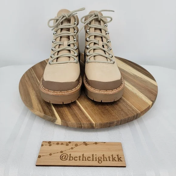 Marc Fisher LTD Women's Cairy Hiking Boots Size: 9.5M - Picture 2 of 8